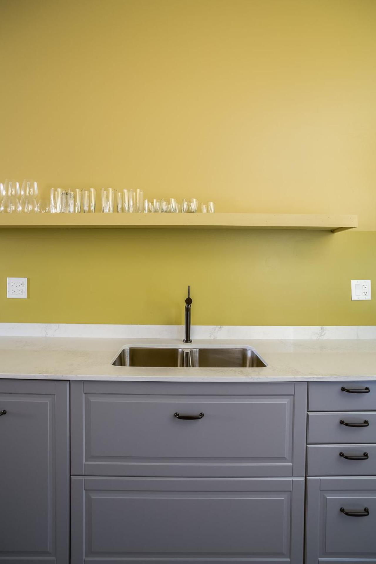 Beautifully Remodeled Third Floor Flat In River North - 3n Apartamento