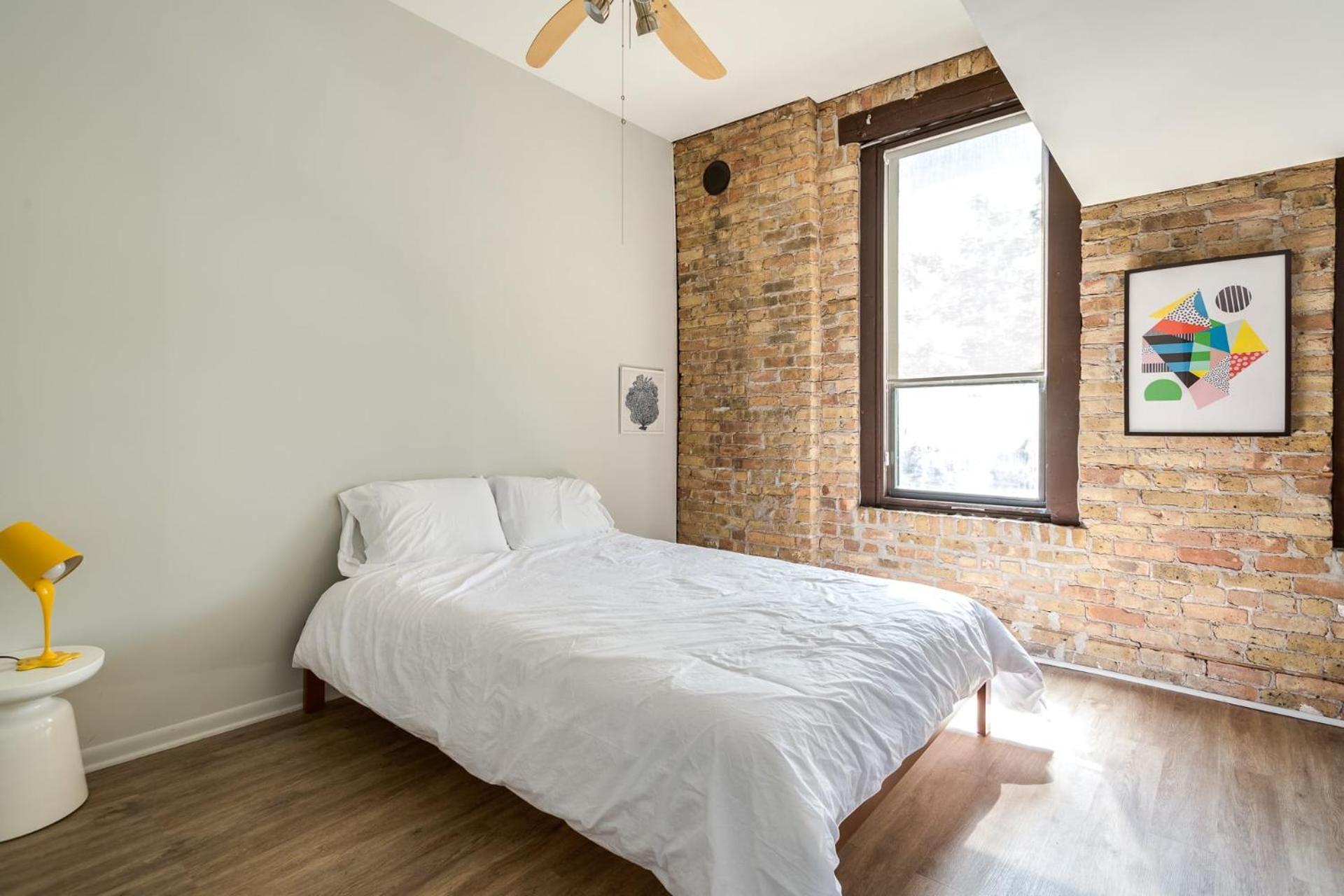 Beautifully Remodeled Third Floor Flat In River North - 3n Apartamento