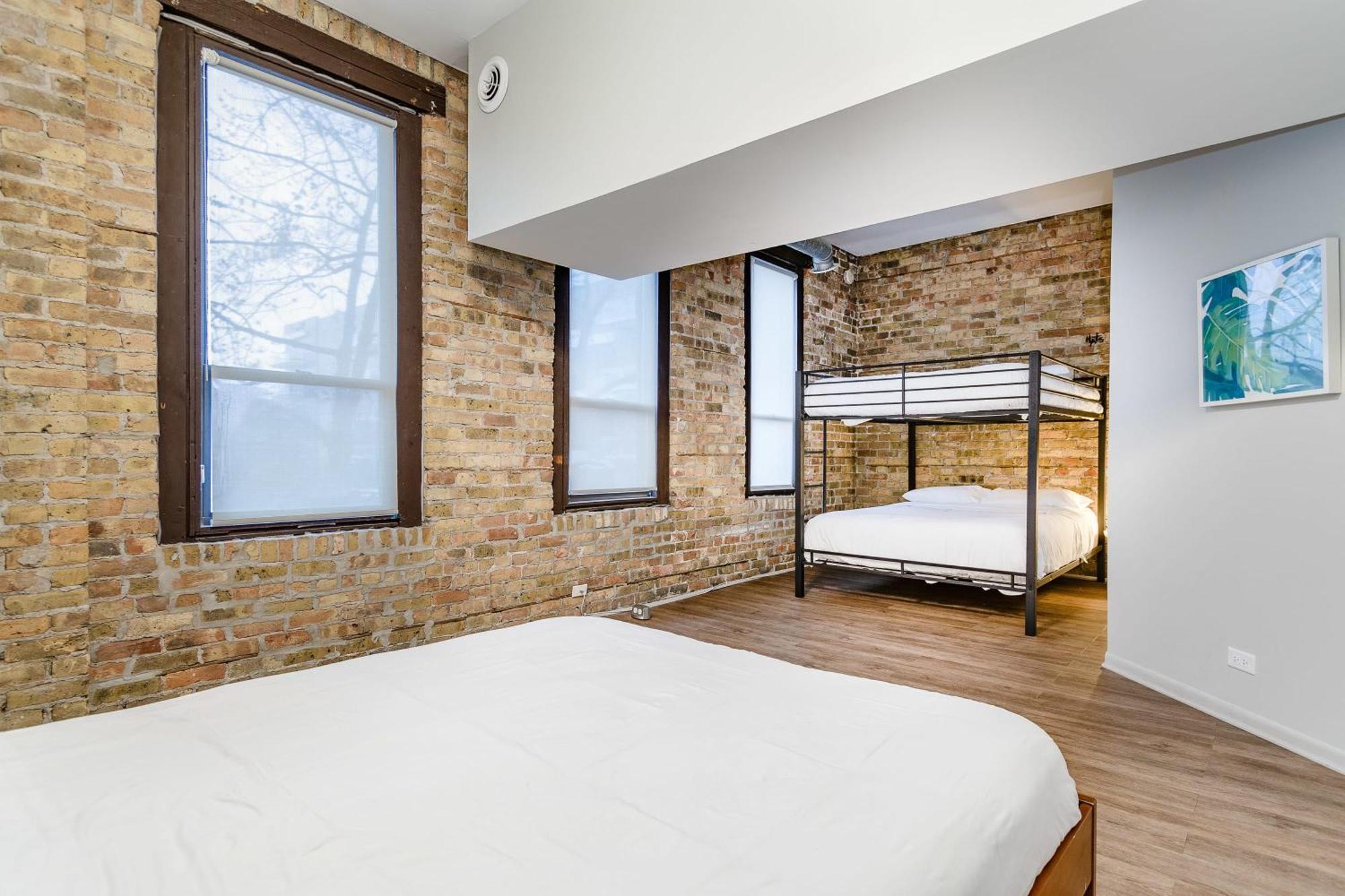 Beautifully Remodeled Third Floor Flat In River North - 3n Apartamento