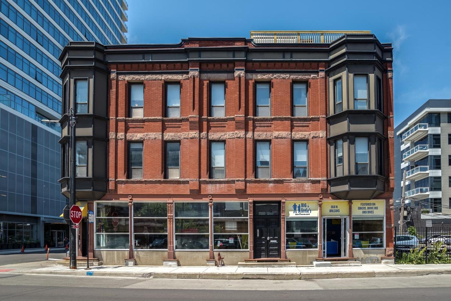 Beautifully Remodeled Third Floor Flat In River North - 3n Apartamento